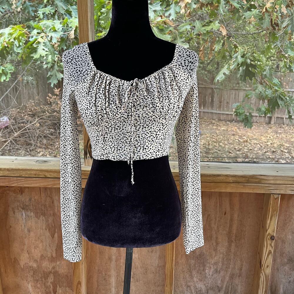American Eagle Women's Long Sleeve Animal Print Crop Top Size S. NEW!